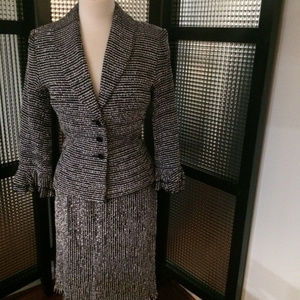 NEW - RENEE DUMARR DRESS SUIT